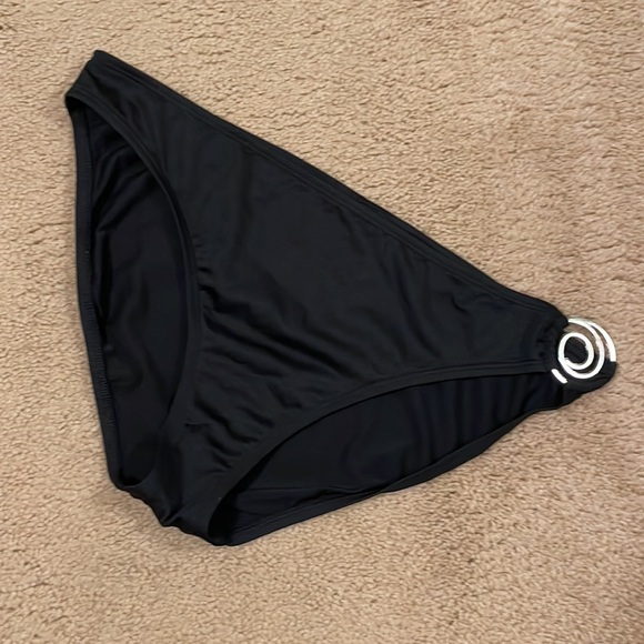 Swimsuit bottoms. - Picture 7 of 8